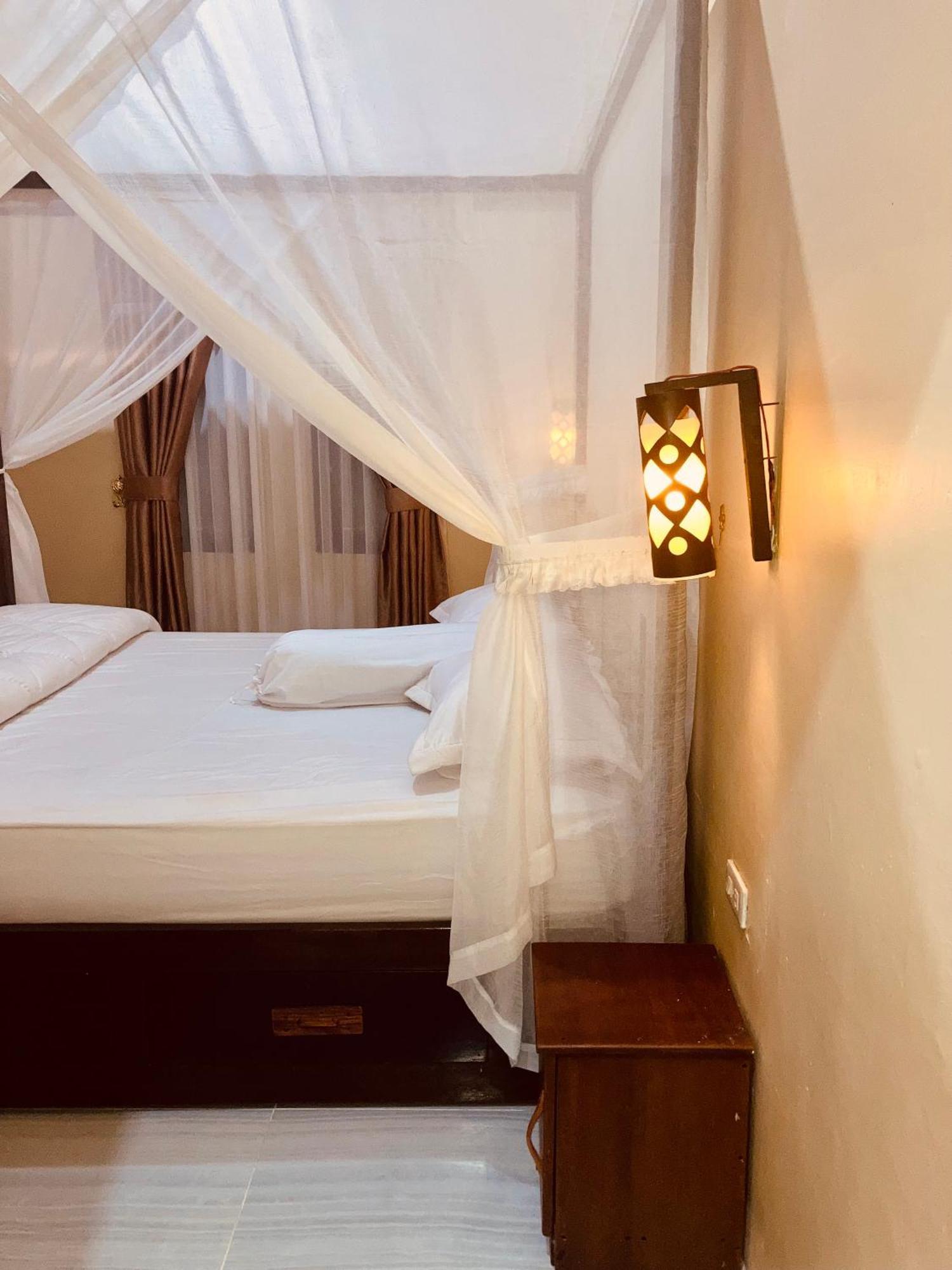 R5 Keramba Inn Букит-Лаванг Экстерьер фото